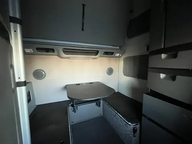 2024 VOLVO VNL64T860