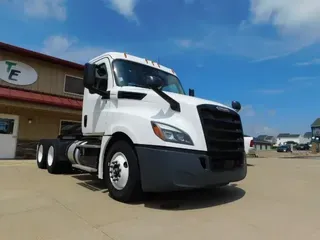 2019 Freightliner Cascadia 126 Day Cab