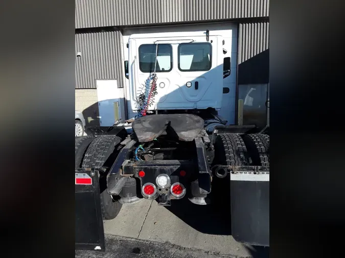 2020 FREIGHTLINER/MERCEDES NEW CASCADIA 116ccedc2330c59cee70094bff022fcfff6