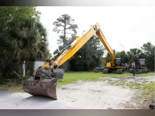 2019 JCB JS370
