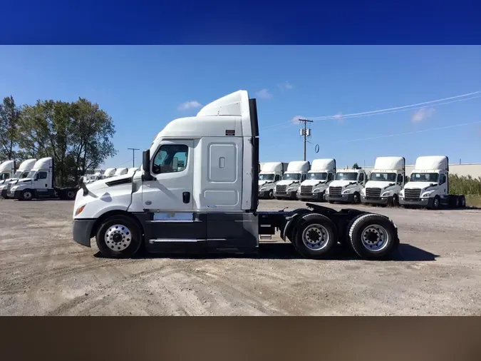 2022 Freightliner Cascadia 126