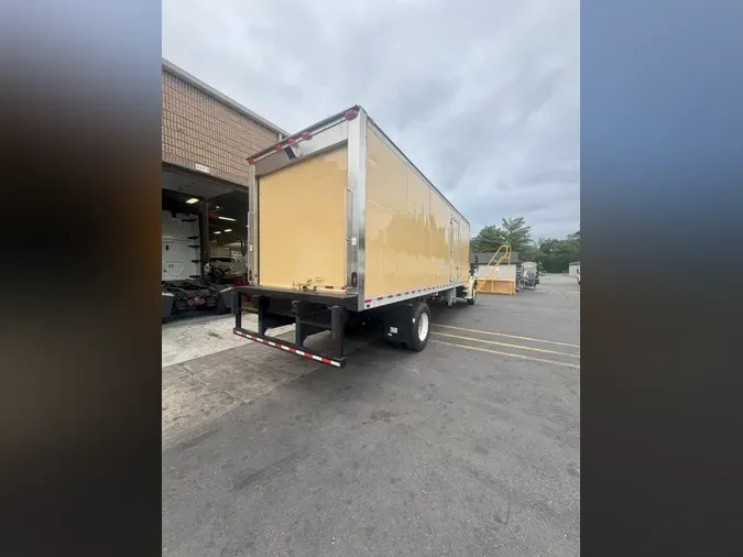2019 FREIGHTLINER M2 106