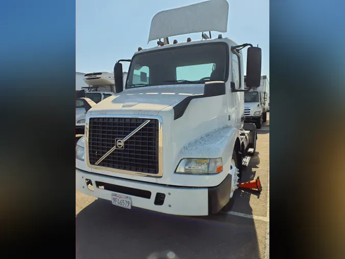 2017 VOLVO VNM42TRACTOR