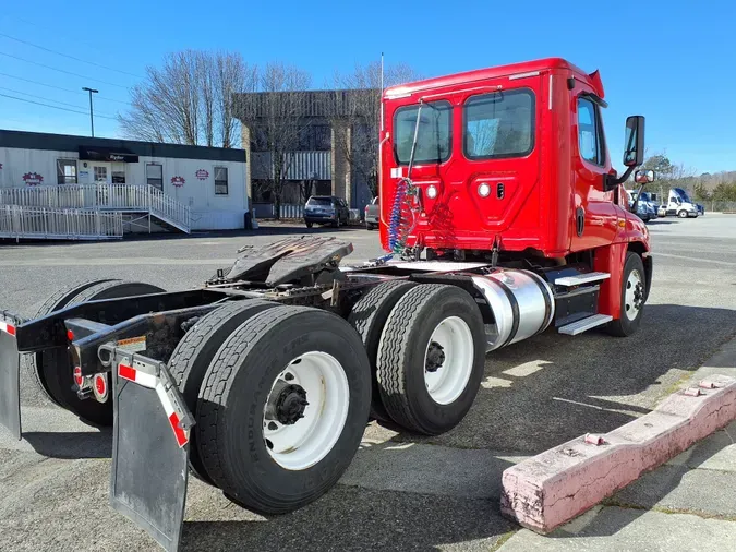 2018 FREIGHTLINER/MERCEDES CASCADIA 125