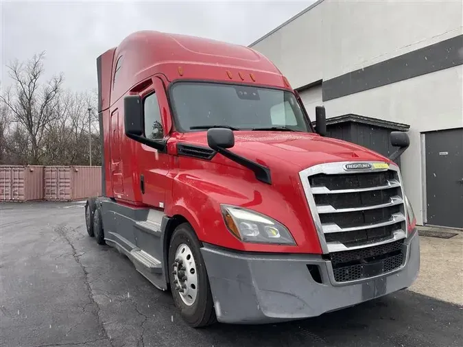 2021 FREIGHTLINER CA126