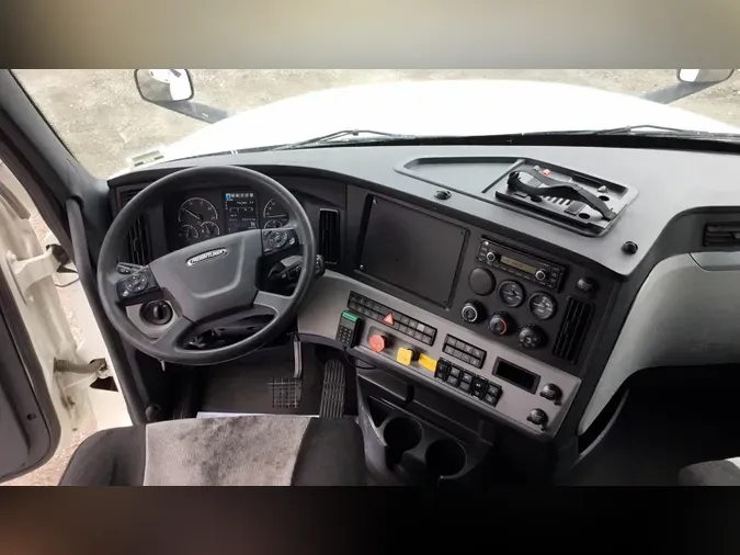 2021 Freightliner Cascadia 126