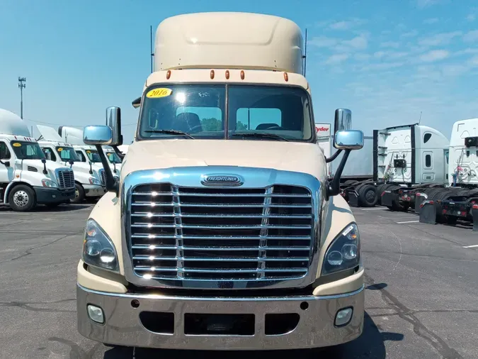 2016 FREIGHTLINER/MERCEDES CASCADIA 125