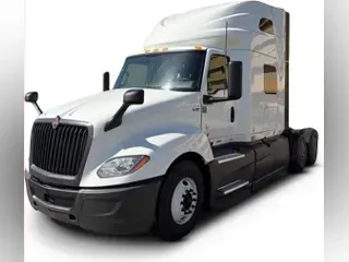2023 International LT625