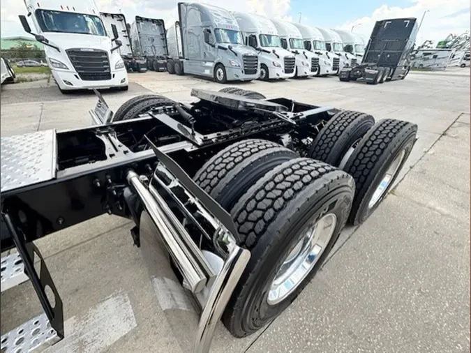 2024 Freightliner Cascadia 126