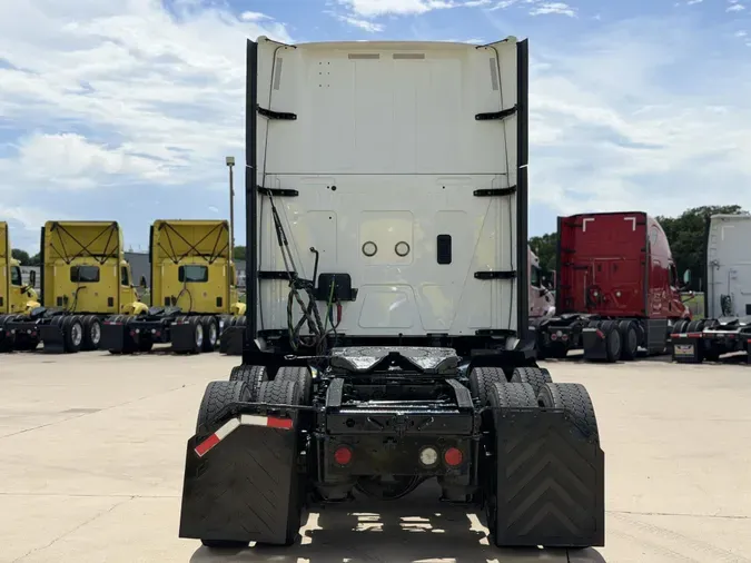 2023 International LT625