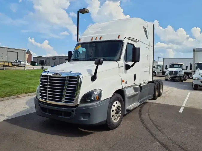 2019 FREIGHTLINER CASCADIA 125cd08e7045e2ff63fcc04a37d2bcc7d38