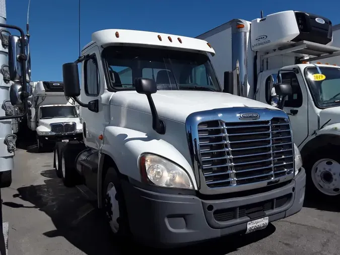 2019 FREIGHTLINER CASCADIA 125
