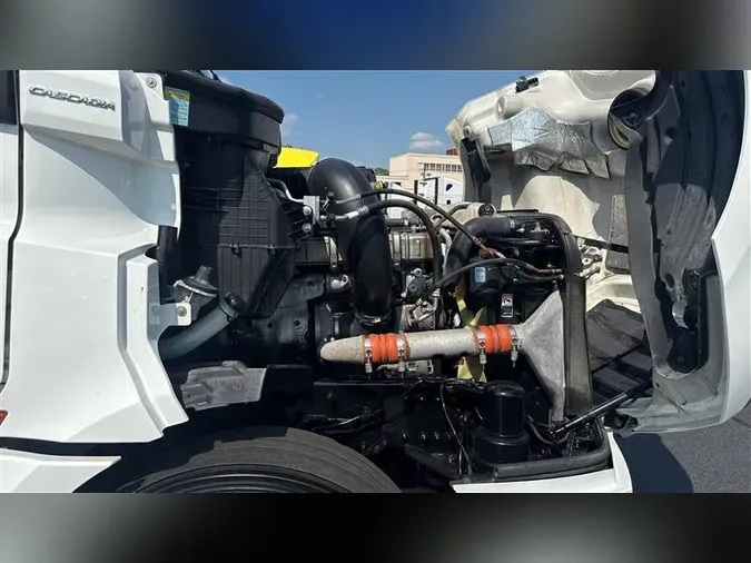 2021 FREIGHTLINER CA126