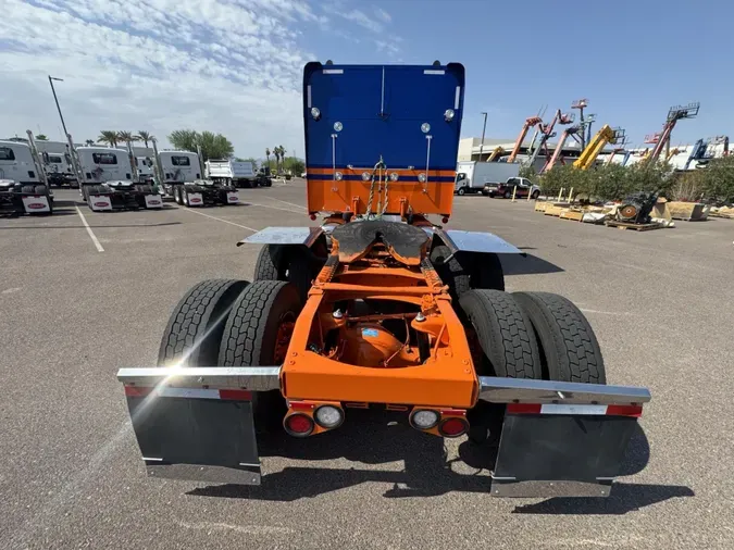 2023 Peterbilt 389