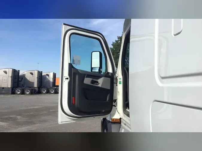 2021 Freightliner Cascadia 126cd0ecce1c298f3e2224a79e3dc30bfea