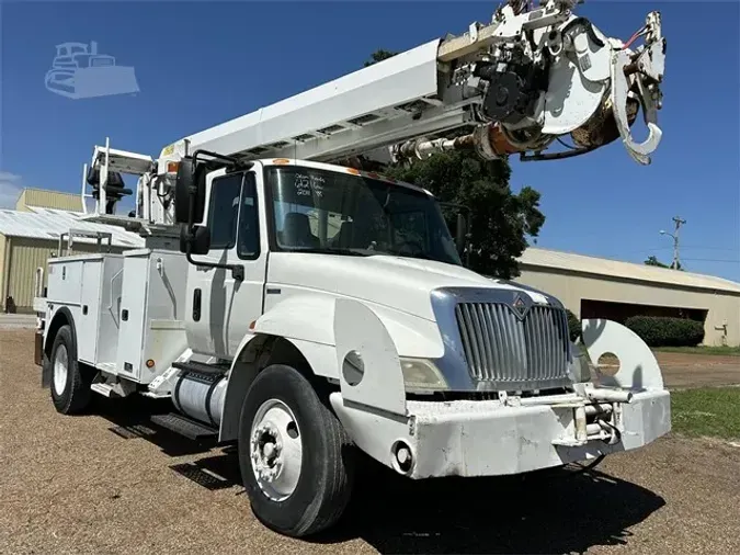 2011 ALTEC DM47BR