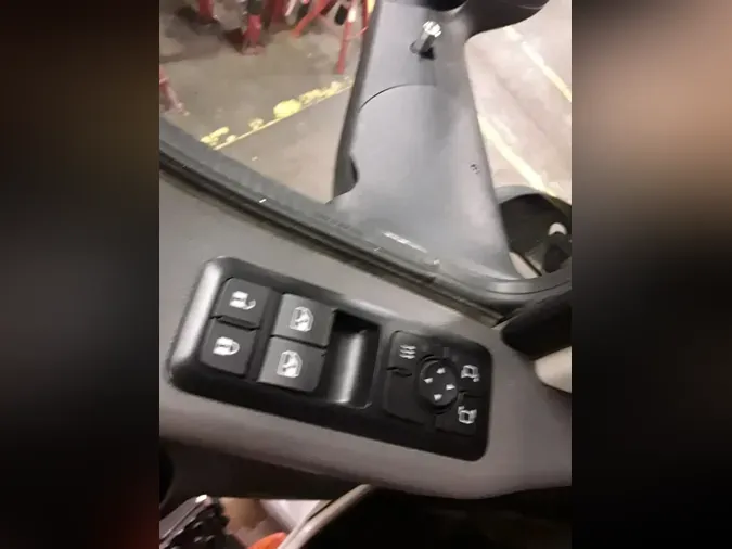 2019 NAVISTAR INTERNATIONAL LT625 DAYCAB T/A