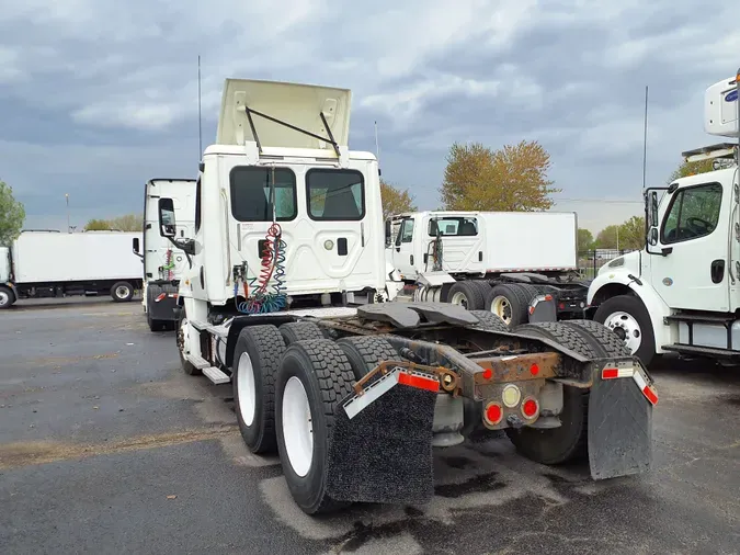 2016 FREIGHTLINER/MERCEDES CASCADIA 125