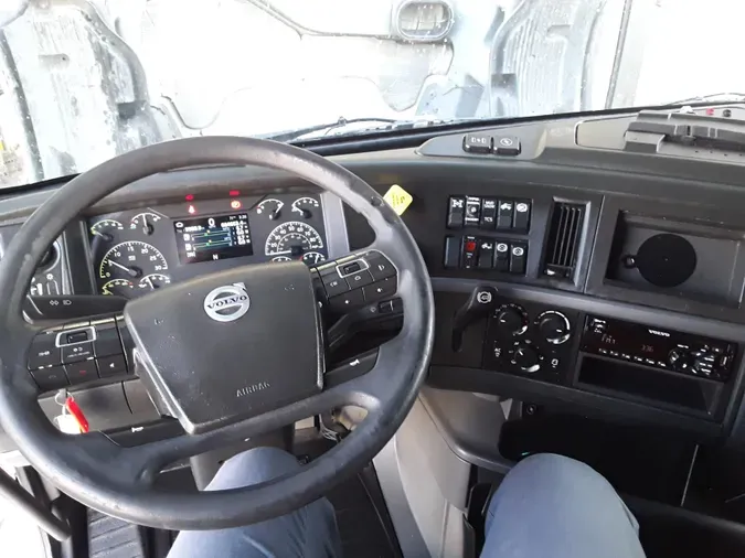 2020 VOLVO VNL64T-760