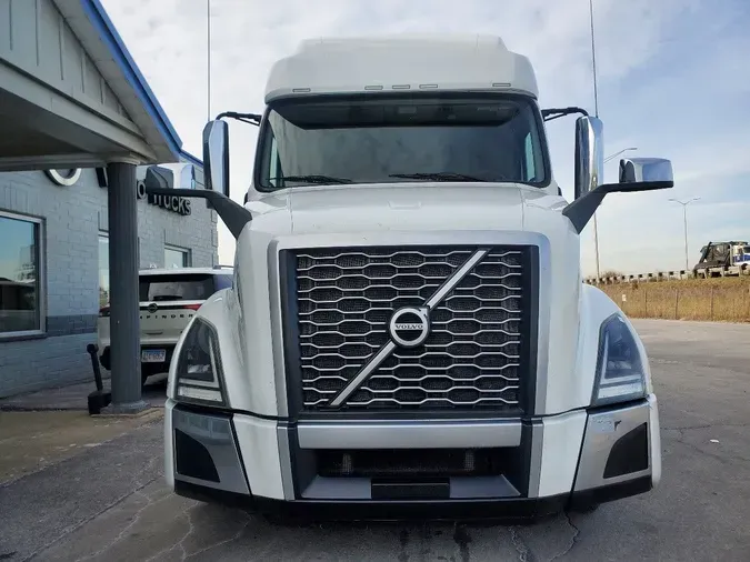 2021 VOLVO VNL64T760