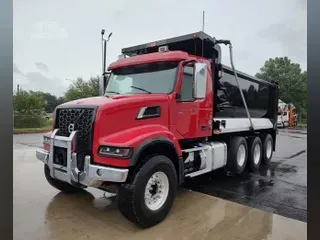 2022 VOLVO VHD84F300