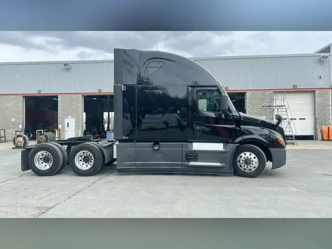 2023 Freightliner Cascadia 126