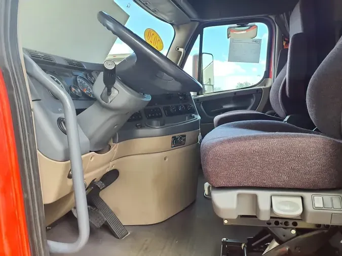 2020 FREIGHTLINER CASCADIA 125