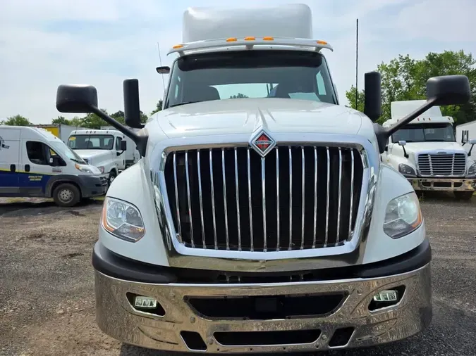 2019 NAVISTAR INTERNATIONAL LT625 DAYCAB T/A