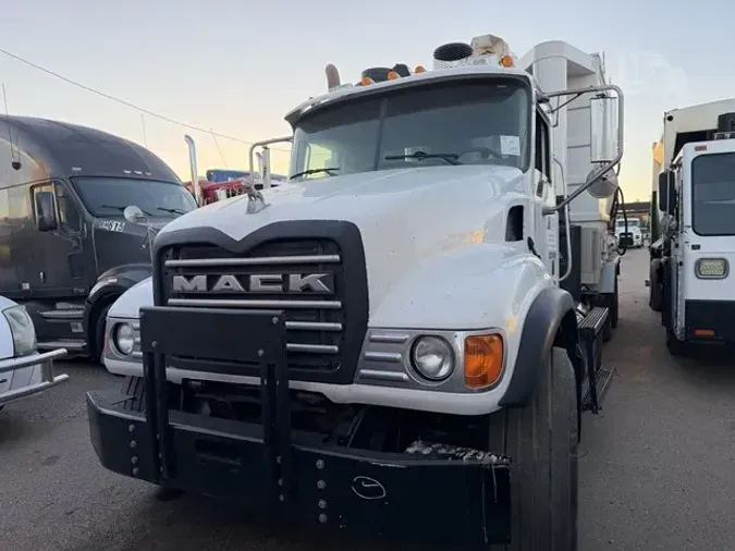 2006 MACK GRANITE CV713