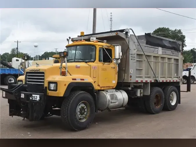 2003 MACK RD688Scd29767bb29cc9803c5fbbae1cade5c5