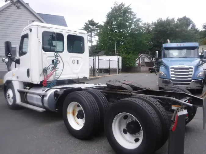 2018 FREIGHTLINER/MERCEDES CASCADIA 125