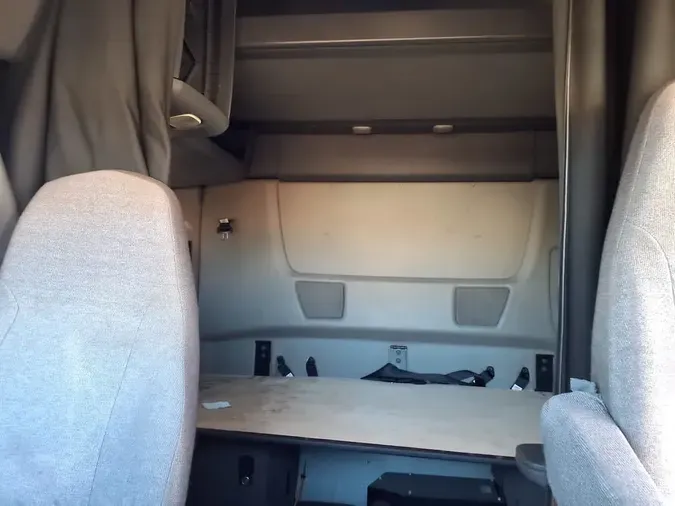 2019 NAVISTAR INTERNATIONAL LT625 SLPR CAB