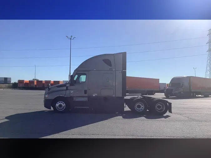2025 Freightliner Cascadia 126cd2cd30da0488be7b54c7e4593d79434
