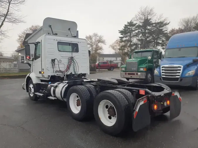 2019 VOLVO VNL