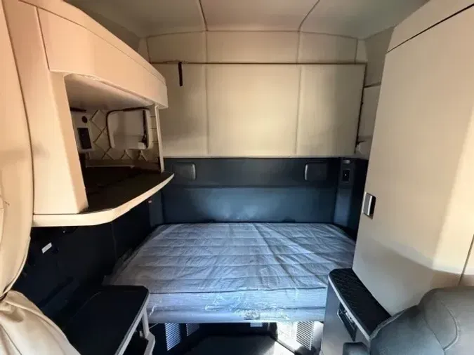 2023 Kenworth T680cd3103b5f18199486282f93482d5aa2c