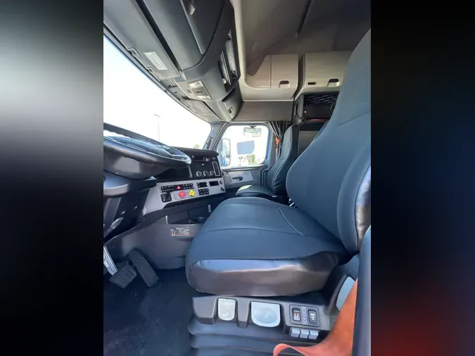 2020 FREIGHTLINER NEW CASCADIA PX12664