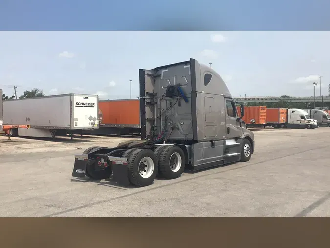 2022 Freightliner Cascadia 126cd35cc05042ce781dddad61e9134b8b3