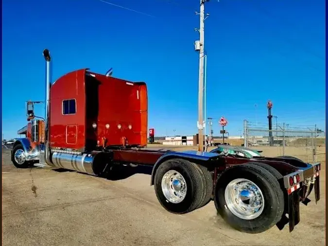 2022 Peterbilt 389