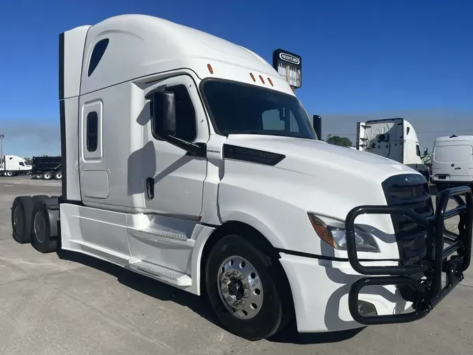 2021 Freightliner Cascadia 126