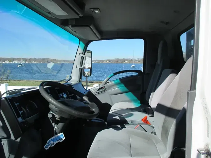 2017 ISUZU NQRcd3b7a73602b42cfc1083c7eea2d12dd