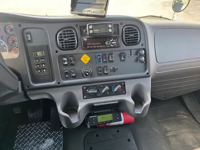 2019 FREIGHTLINER/MERCEDES M2 106