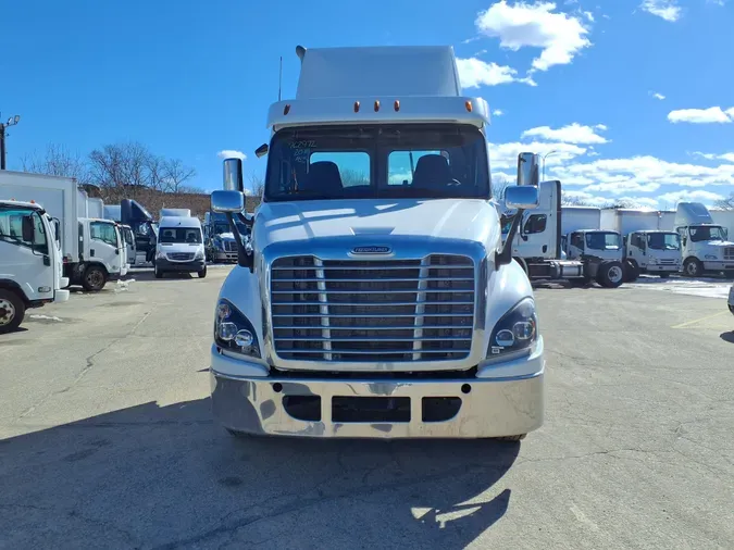 2018 FREIGHTLINER/MERCEDES CASCADIA 125