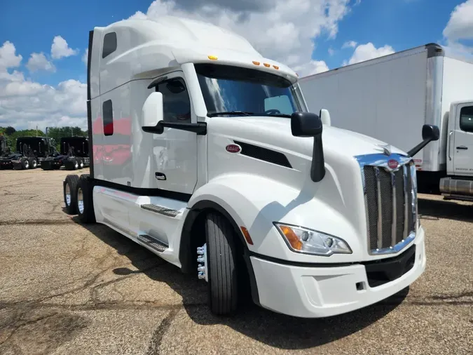 2023 PETERBILT 579