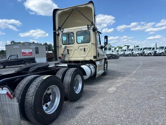2019 FREIGHTLINER/MERCEDES CASCADIA 125cd42d211f32218dccd6ca72d9dbf5e6b