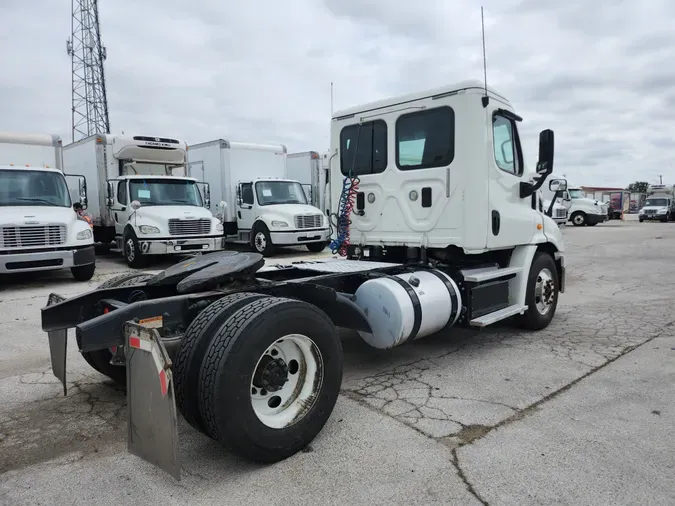 2016 FREIGHTLINER/MERCEDES CASCADIA 113