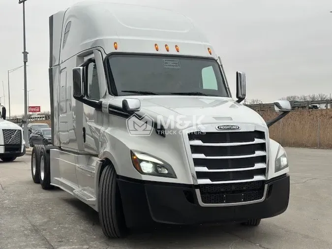 2023 FREIGHTLINER Cascadia 126