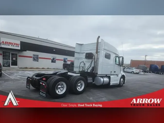 2021 VOLVO VNL740