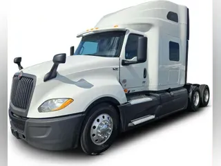 2022 International LT625