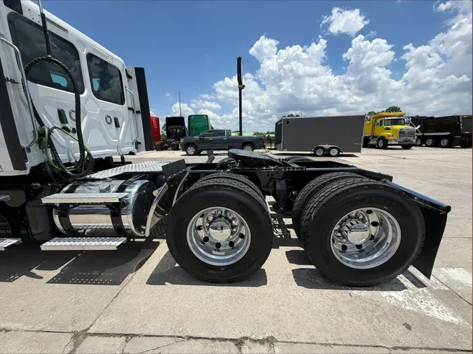 2020 Freightliner Cascadia 126cd4ea0fbb91bf400747301ecf54b2183