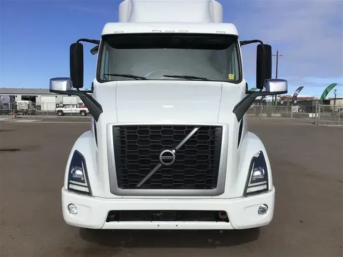 2019 VOLVO VNL640